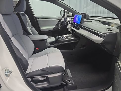 New 2026 Subaru Solterra AWD/4WD image 5