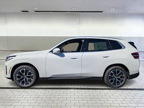 Used 2026 BMW X3 xDrive30i w/ Premium Package AWD/4WD image 3