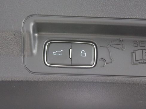 Used 2025 Ford Explorer ST image 19