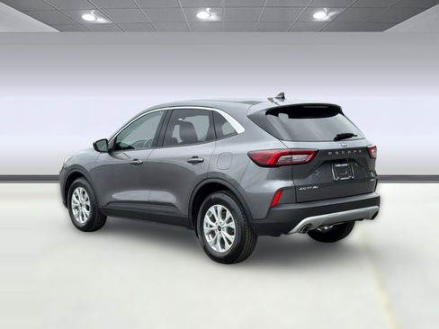 Certified 2023 Ford Escape Active AWD/4WD image 3