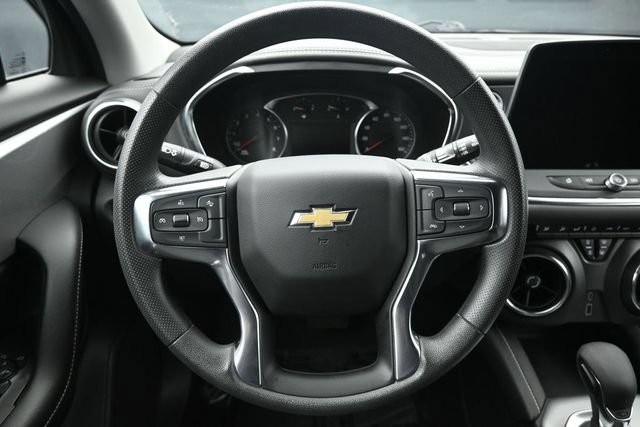 Used 2025 Chevrolet Blazer LT FWD image 15