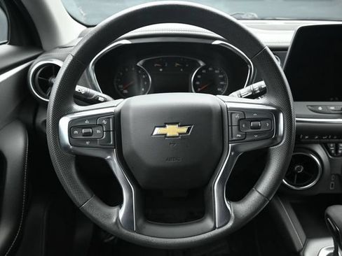 Used 2025 Chevrolet Blazer LT FWD image 15
