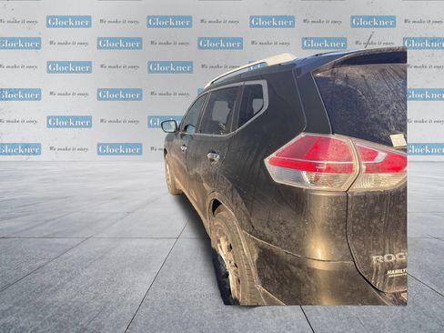 Used 2015 Nissan Rogue SL w/ SL Premium Package image 2