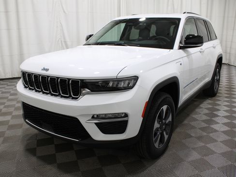 Used 2022 Jeep Grand Cherokee Limited 4xe image 40