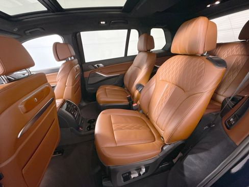 Used 2024 BMW X7 xDrive40i w/ Executive Package image 25