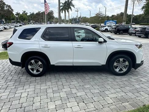Used 2023 Honda Pilot EX-L image 17