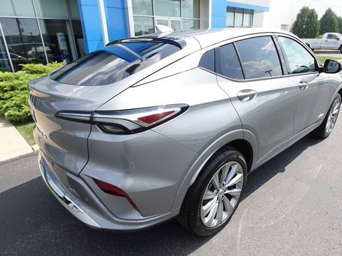 New 2026 Buick Envista Avenir FWD image 3