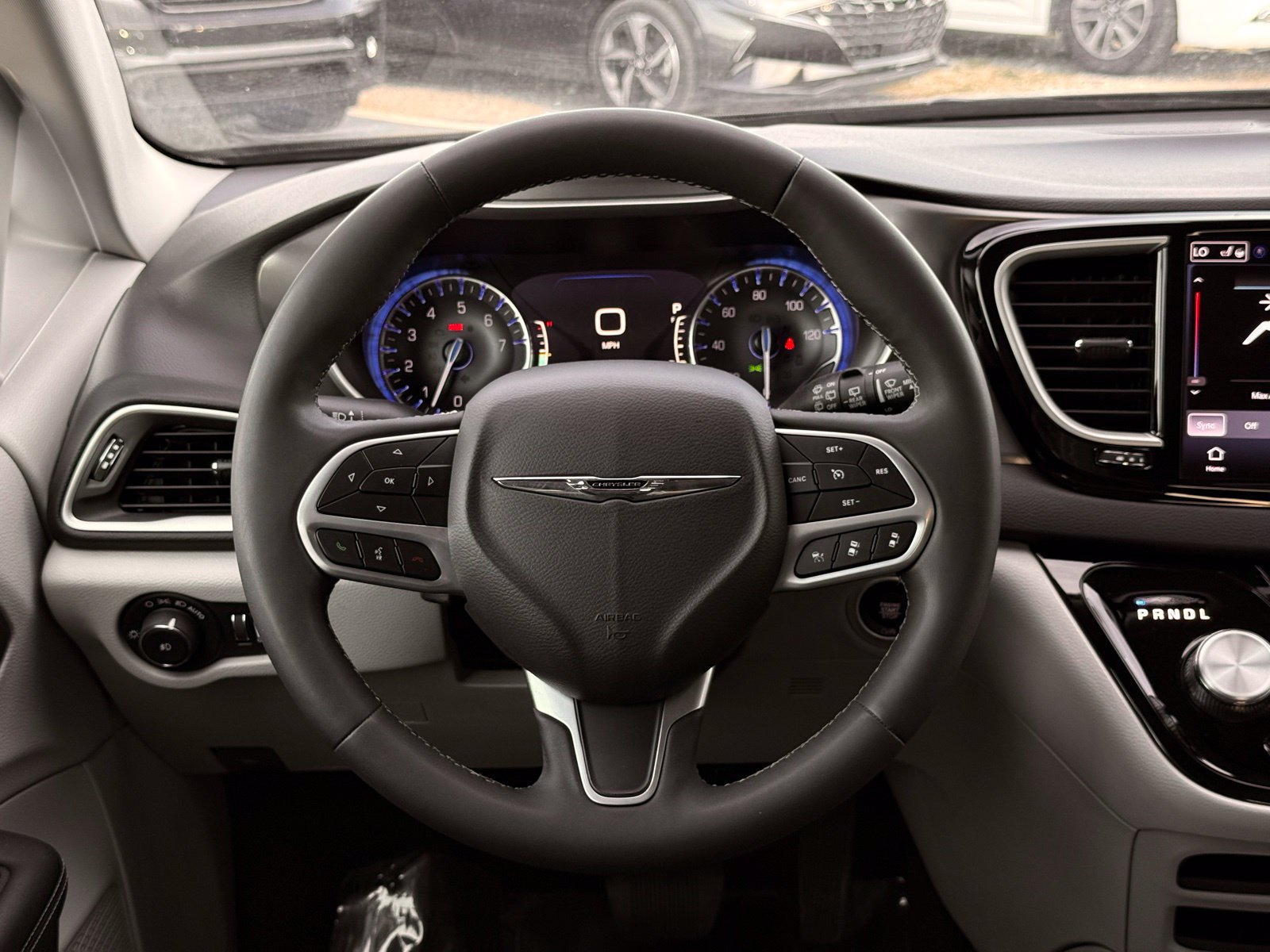 Used 2023 Chrysler Pacifica Touring-L FWD image 35