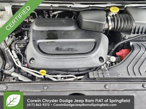Used 2024 Chrysler Pacifica Touring-L FWD image 35