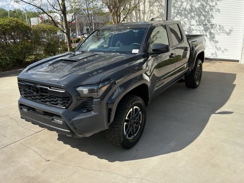 Used 2026 Toyota Tacoma TRD Sport image 5