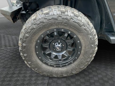 Used 2017 Jeep Wrangler Sport image 14