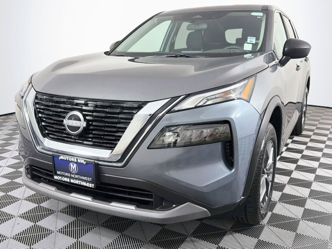 Used 2023 Nissan Rogue S AWD/4WD image 5