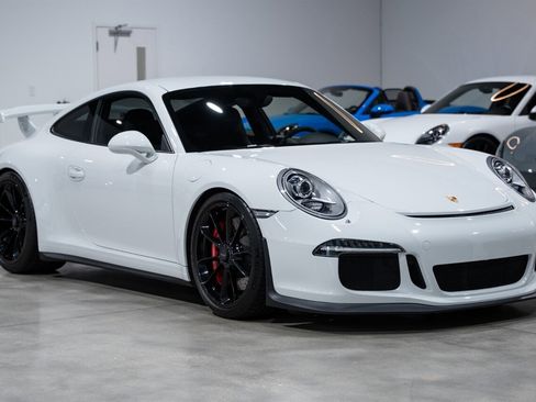 Used 2015 Porsche 911 GT3 RWD image 16