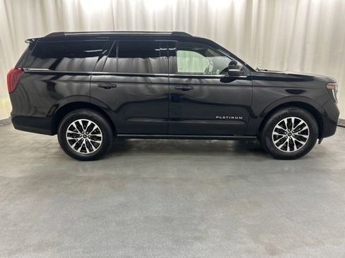 Used 2025 Ford Expedition Platinum AWD/4WD image 6