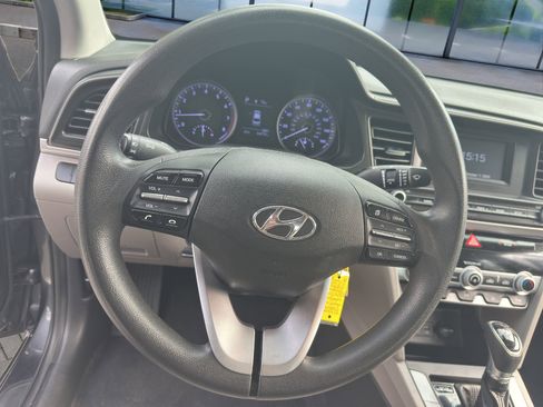 Used 2020 Hyundai Elantra SE image 10