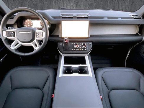 Used 2025 Land Rover Defender 110 S image 7