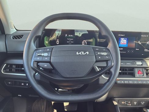 Used 2025 Kia K4 FWD image 24