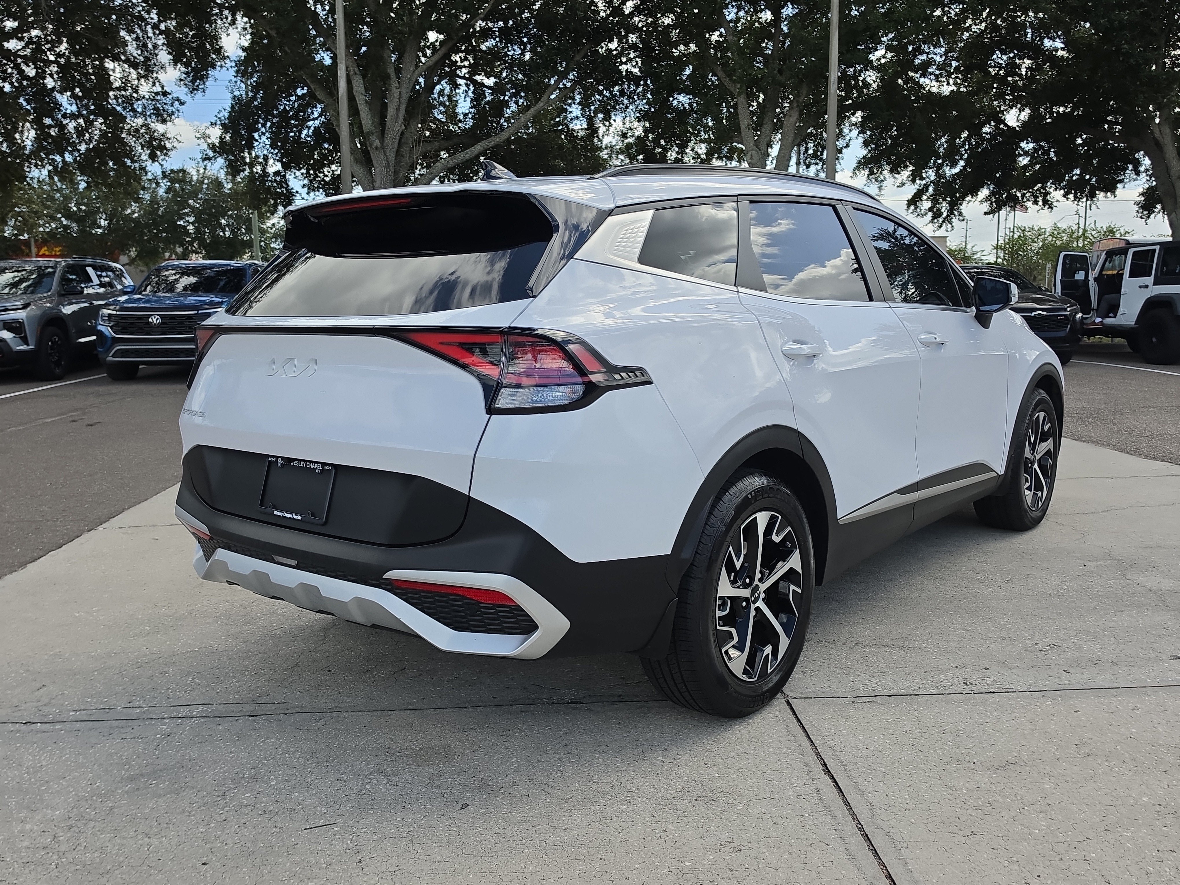 Certified 2025 Kia Sportage EX w/ Premium Package FWD image 8