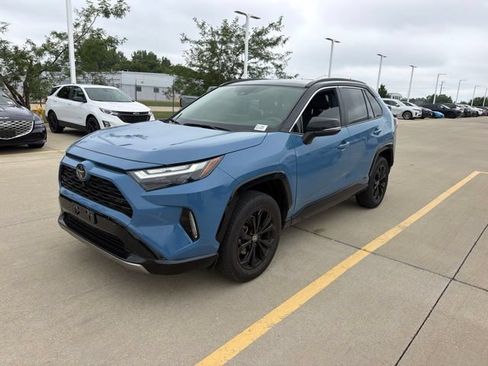 Used 2025 Toyota RAV4 XSE w/ Advanced Technology Package AWD/4WD image 3