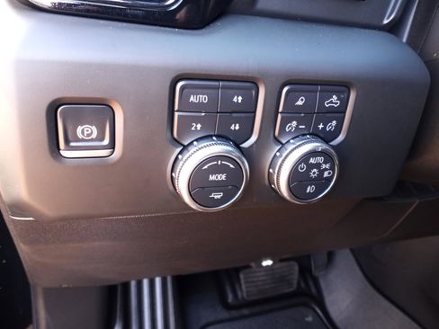 Used 2024 GMC Sierra 1500 AT4 w/ Technology Package image 21