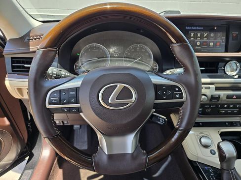 Used 2016 Lexus ES 350 w/ Navigation System Package FWD image 16