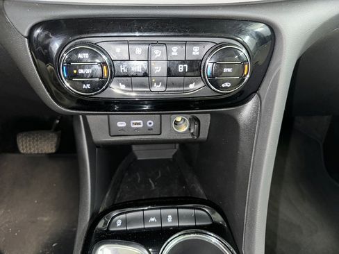 Certified 2023 Buick Encore GX Select image 12