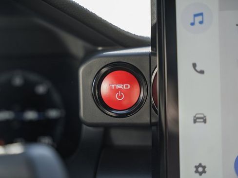 Used 2024 Toyota Tacoma TRD Sport image 31