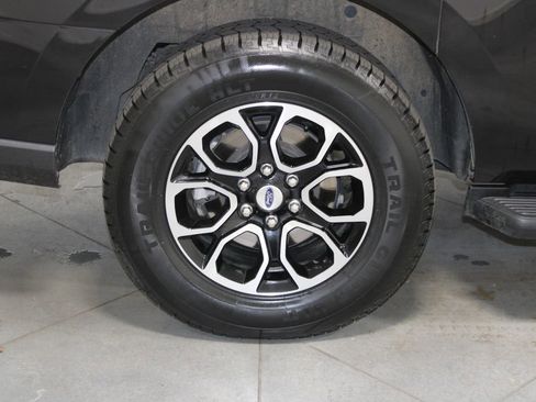 Used 2024 Ford Expedition Max XLT image 14