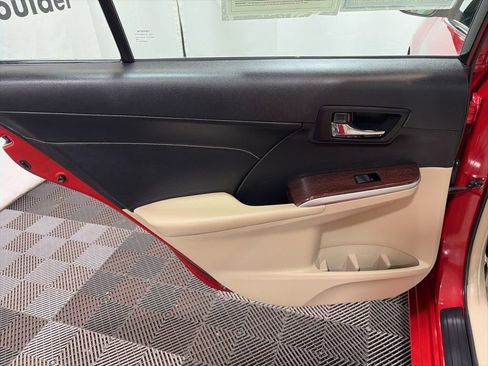 Used 2014 Toyota Camry XLE w/ Leather Package FWD image 20