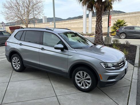 Used 2020 Volkswagen Tiguan S image 5