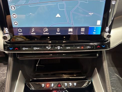 New 2026 Jeep Grand Wagoneer 4WD image 32