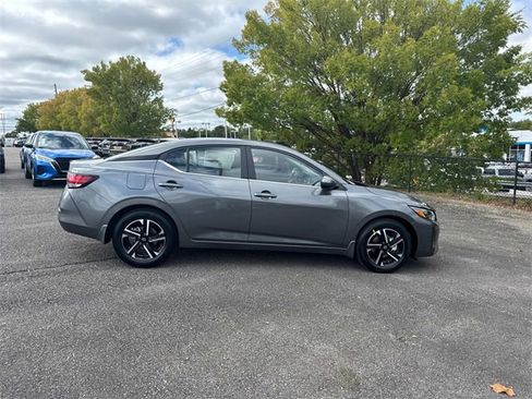 New 2025 Nissan Sentra SV image 3