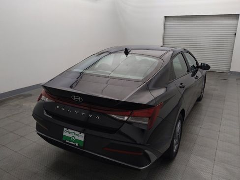 Used 2024 Hyundai Elantra SEL FWD image 7