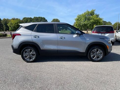 Certified 2026 Kia Seltos LX AWD/4WD image 9
