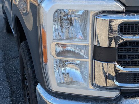 Used 2023 Ford F350 XLT w/ 360-Degree Camera Package image 5