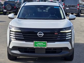 Used 2025 Nissan Kicks SR video 2