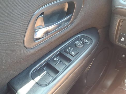 Used 2016 Honda HR-V LX image 24