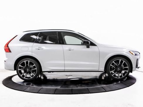 Used 2024 Volvo XC60 B5 Ultimate image 8