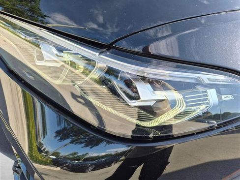 Used 2022 BMW X7 xDrive40i w/ M Sport Package AWD/4WD image 9