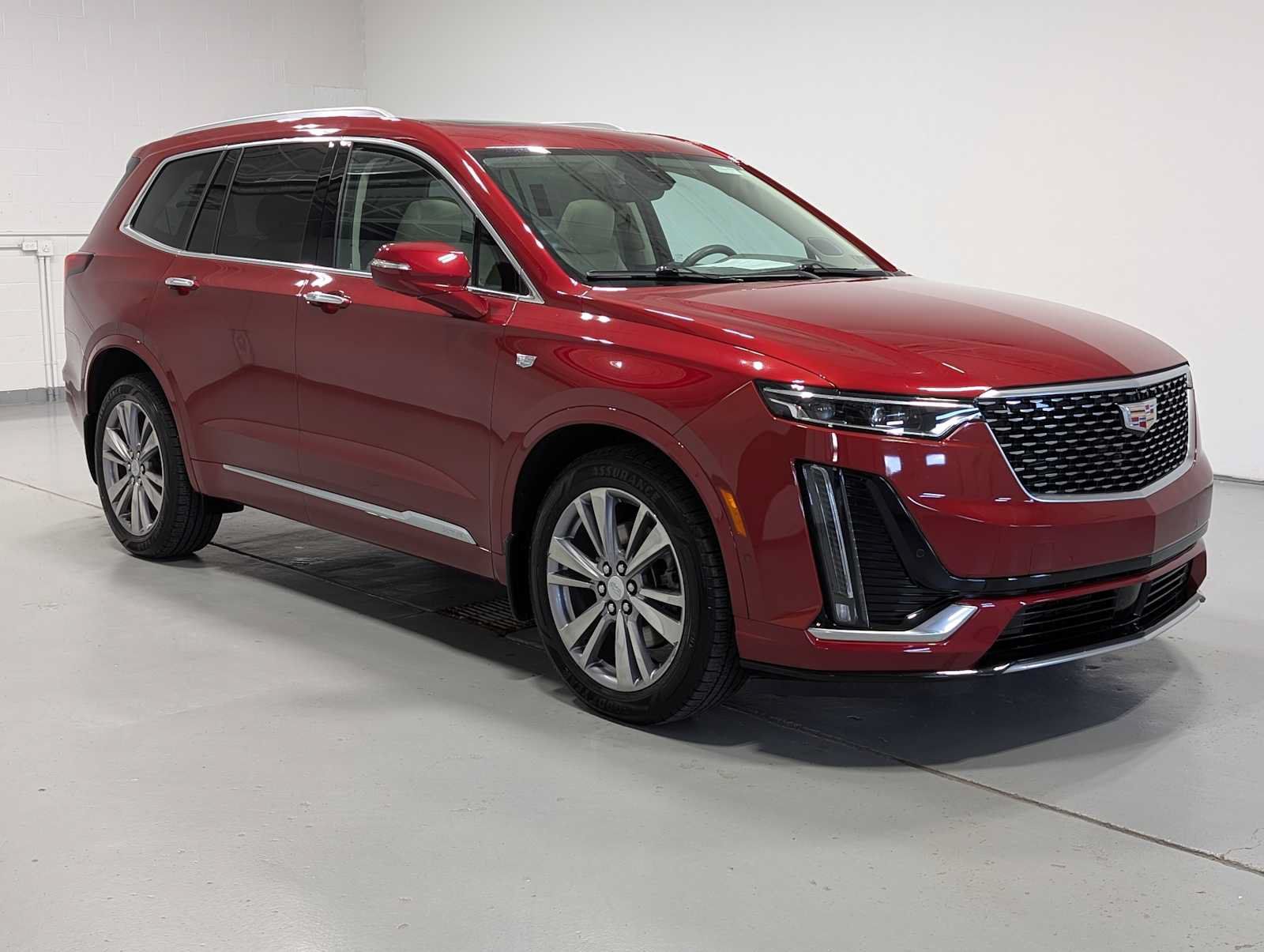 Certified 2024 Cadillac XT6 Premium Luxury w/ Technology Package AWD/4WD image 6
