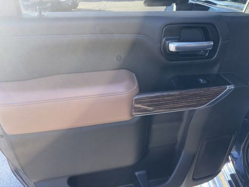 Used 2022 Chevrolet Silverado 2500 High Country image 34