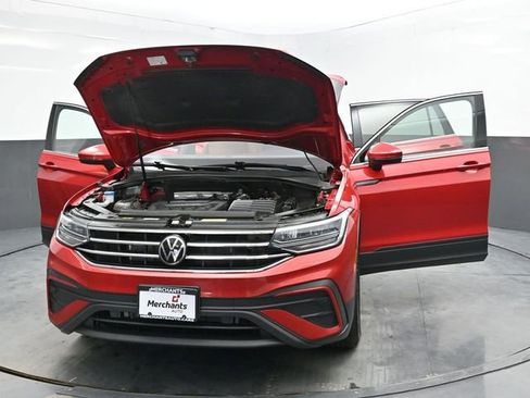 Used 2022 Volkswagen Tiguan SE FWD image 41