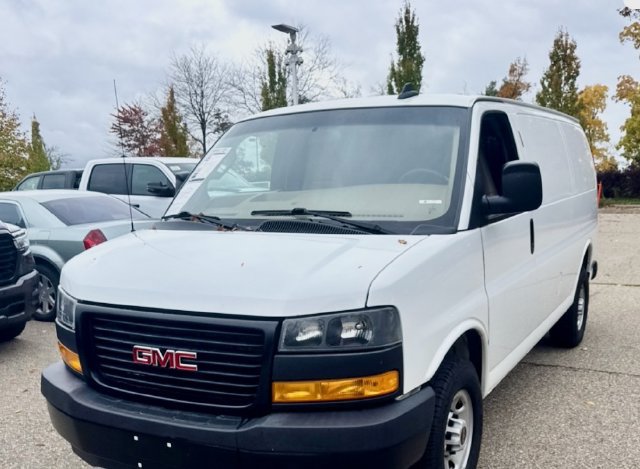 Used 2023 GMC Savana 2500 RWD image 2