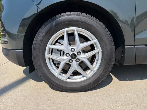 Used 2024 Ford Edge SEL AWD/4WD image 9