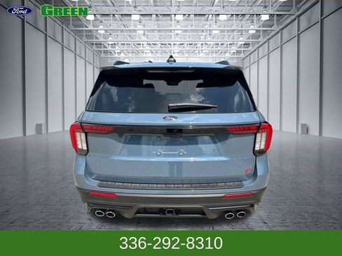 Used 2025 Ford Explorer ST RWD image 4