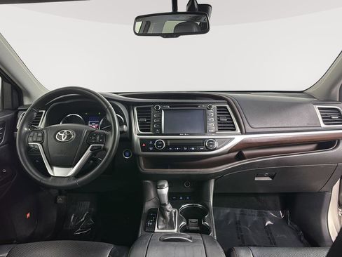 Used 2015 Toyota Highlander Limited w/ Driver Technology Package image 22