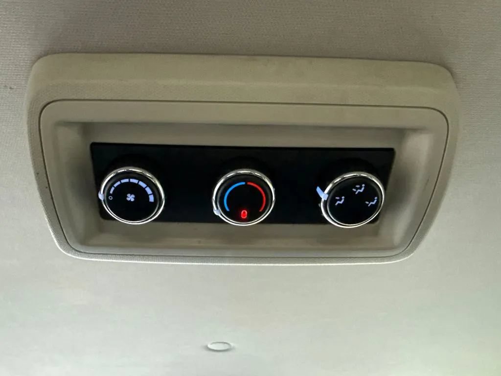 Used 2013 Dodge Grand Caravan SE FWD image 29