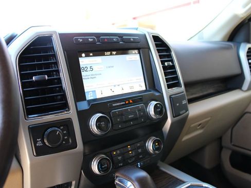 Used 2019 Ford F150 Lariat w/ Equipment Group 502A Luxury image 18