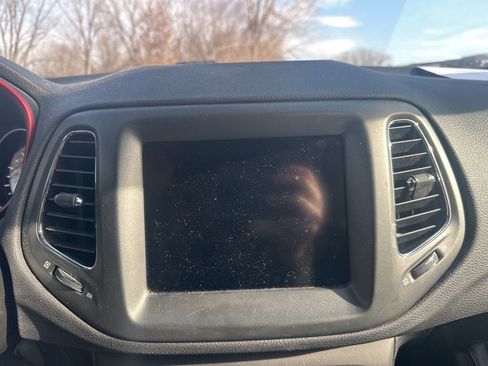 Used 2019 Jeep Compass Trailhawk w/ Cold Weather Group image 20