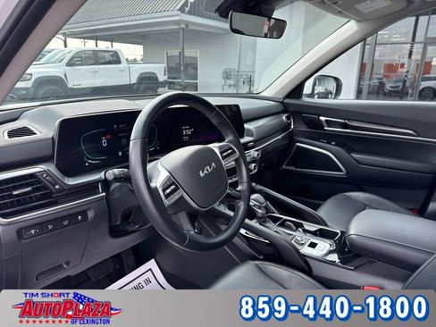 Used 2025 Kia Telluride S FWD image 3